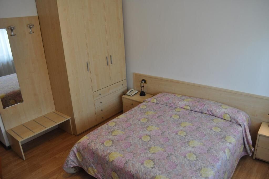 Hotel Piol - Limana, Italy
